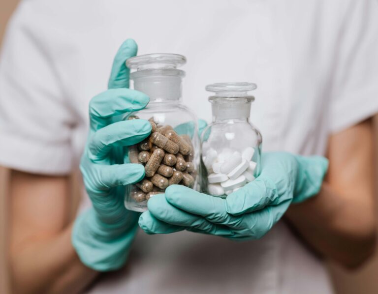 MEDICAMENTS PERIMES : QUE FAIRE ET POURQUOI ?